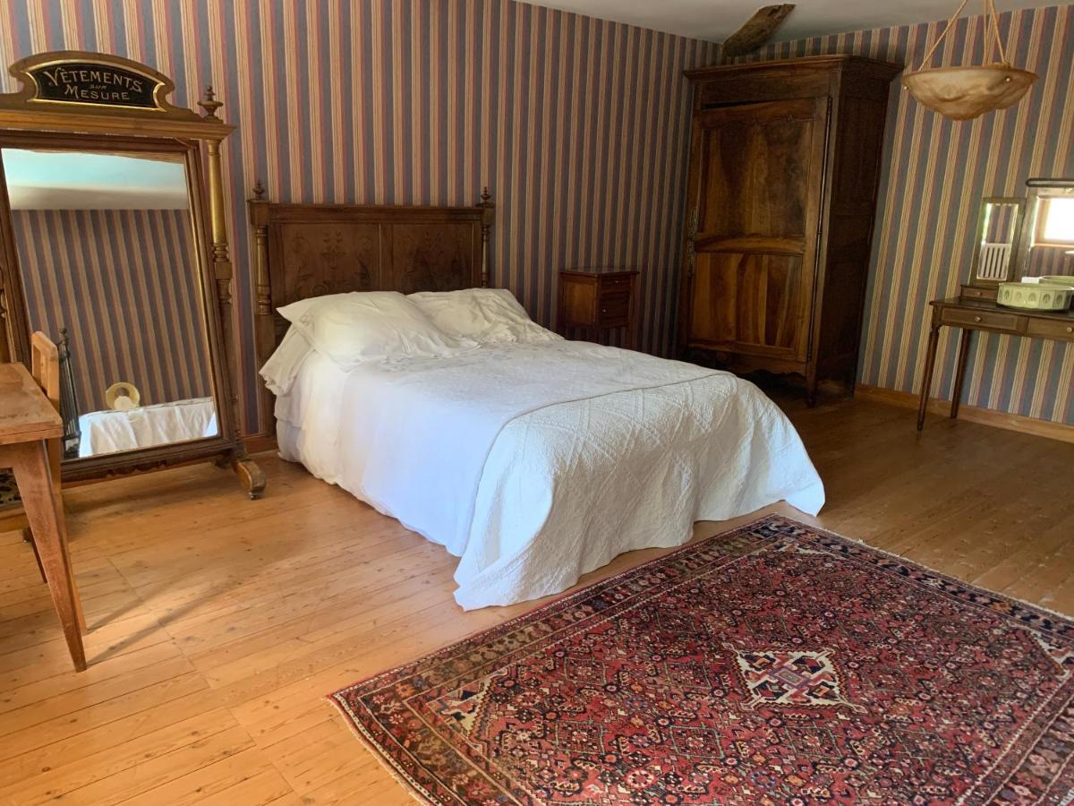 Buisson Gite Et Chambre D'Hote Laruscade Exterior photo